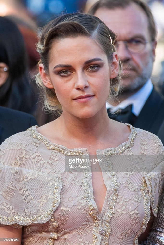 Kristen Stewart kém sắc trong ngày bế mạc và công bố kết quả giải thưởng LHP Cannes 71